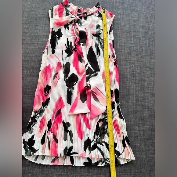 DKNY Floral-Print Pleated Tie-Neck Blouse in White and Pink, Small, Brand new - Picture 14 of 17